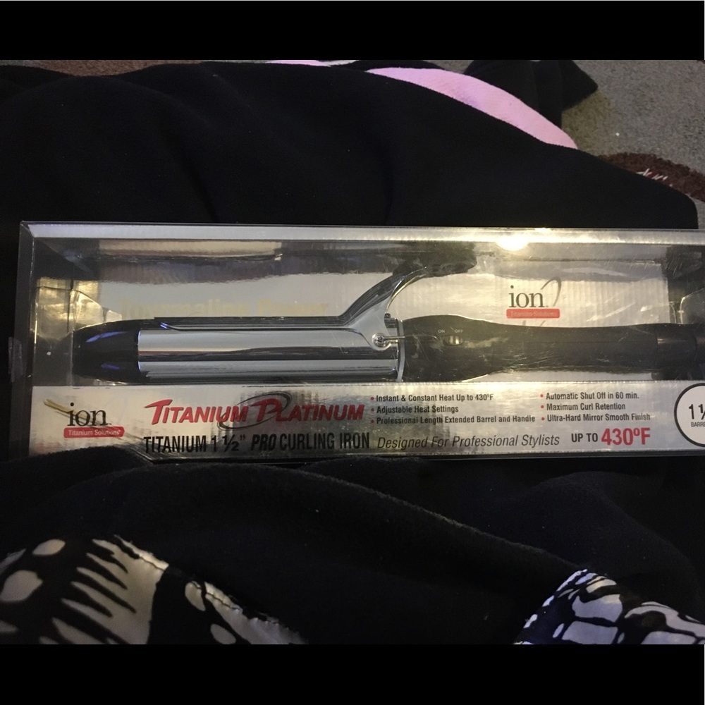 ION Titanium 1 1/2 inch pro curling iron